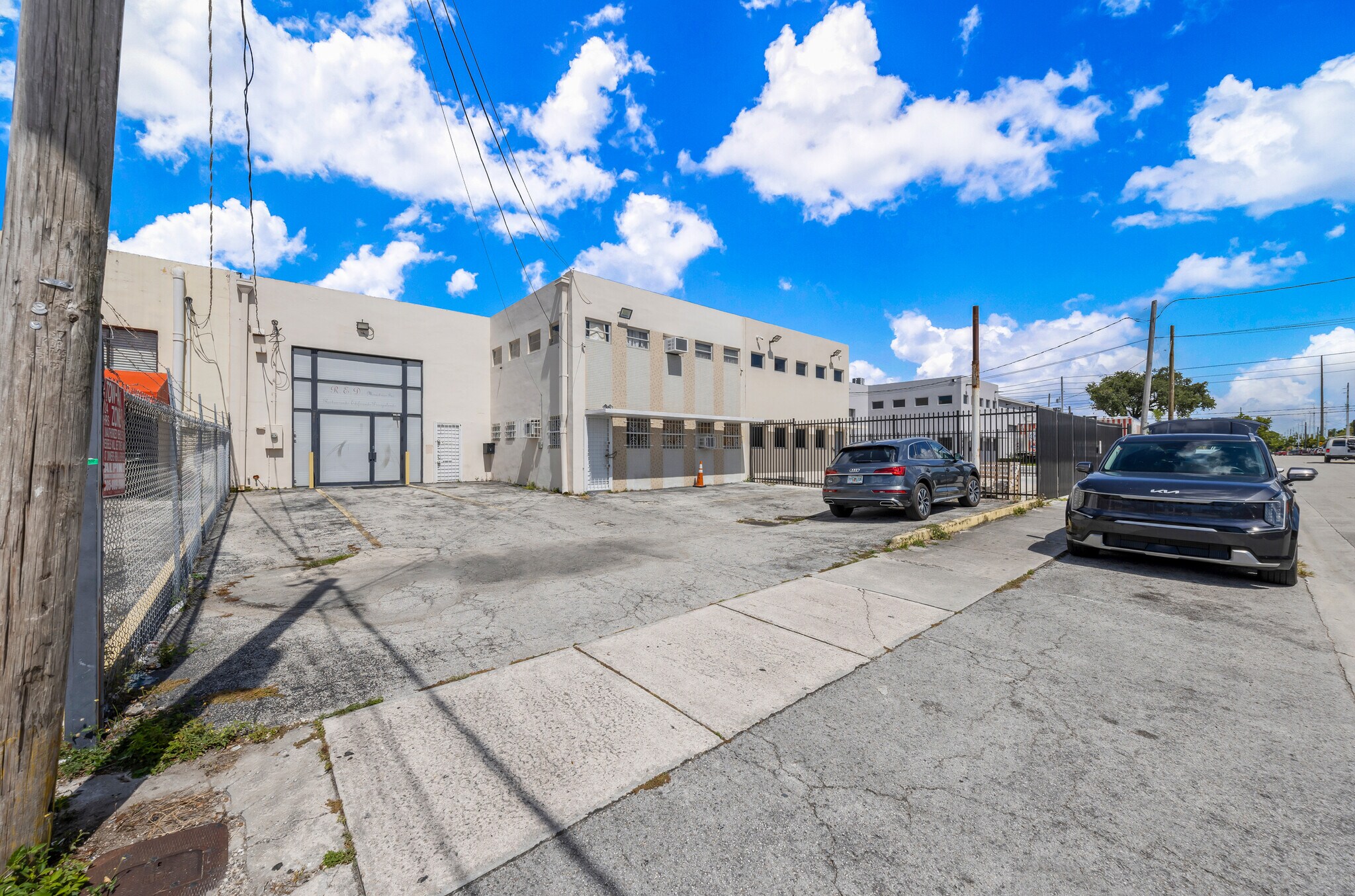 2056 NW 23rd Ave, Miami, FL for lease Building Photo- Image 1 of 23