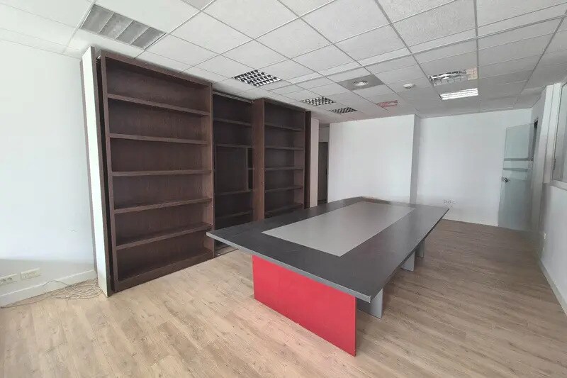Office in Perpignan for lease - Interior Photo - Image 3 of 6