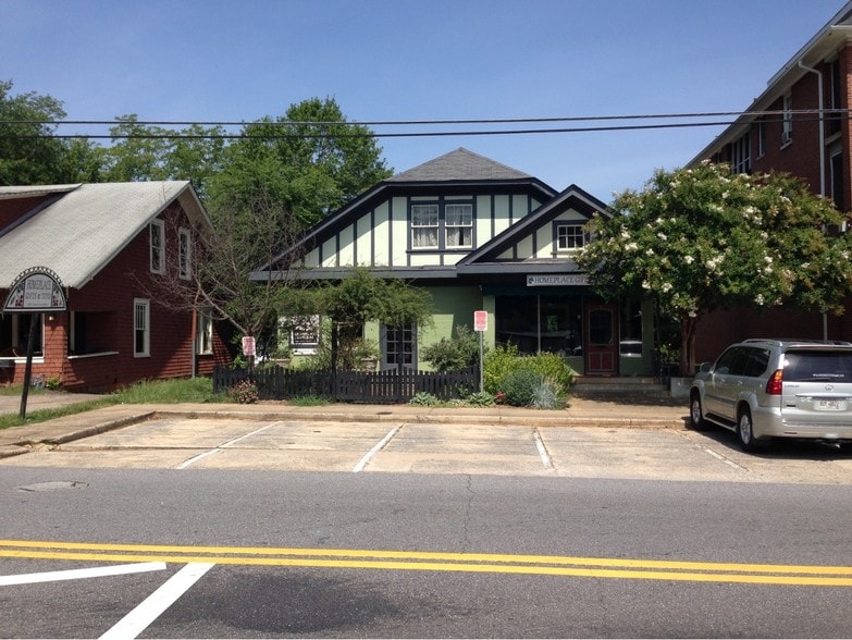 1676 S Lumpkin St, Athens, GA 30606