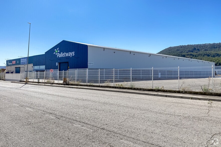 in Alcalá de Henares, Madrid for sale - Building Photo - Image 1 of 1