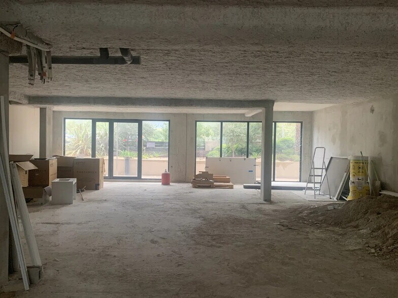 342 Route De La Cadiere, Saint-Cyr-sur-Mer for sale - Interior Photo - Image 2 of 4