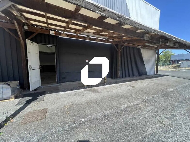 Retail in Bordeaux for lease - Building Photo - Image 3 of 14