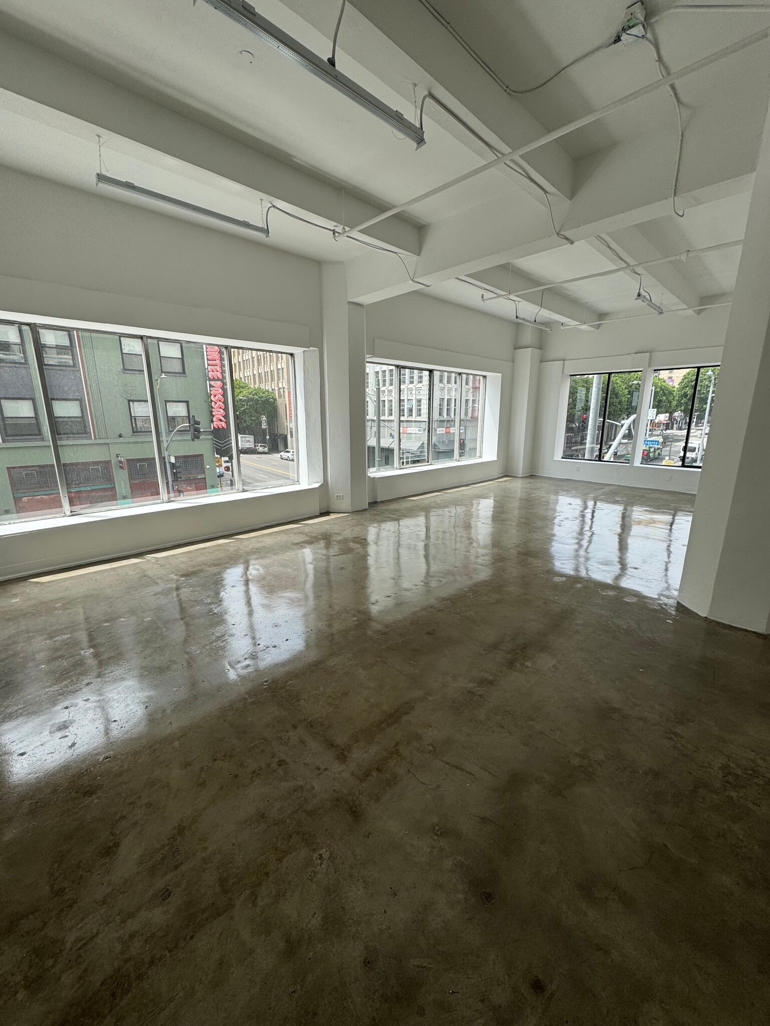 656 S Los Angeles St, Los Angeles, CA for lease Interior Photo- Image 1 of 4
