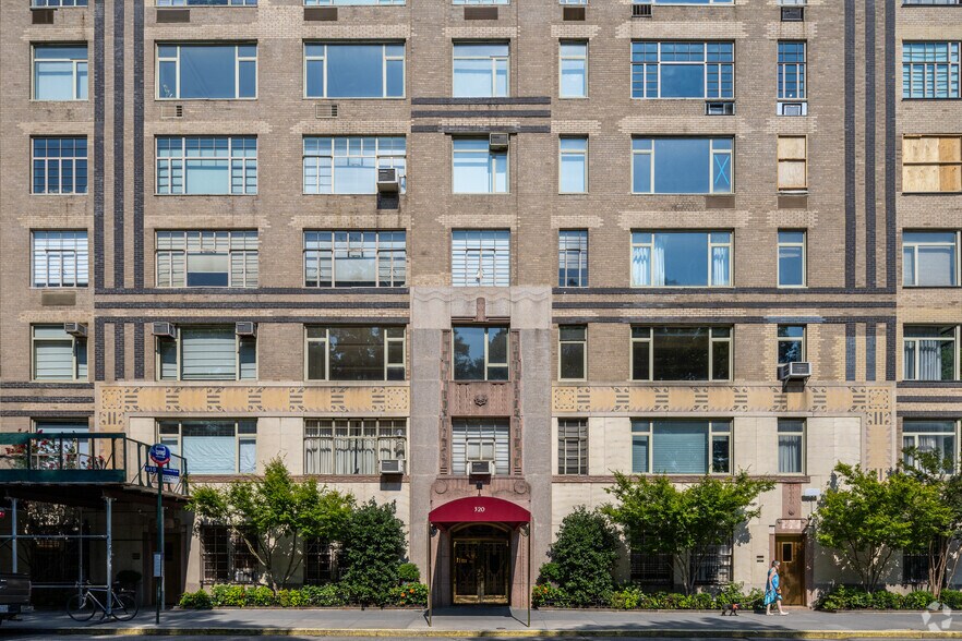 320 Central Park W, New York, NY for lease - Building Photo - Image 2 of 11