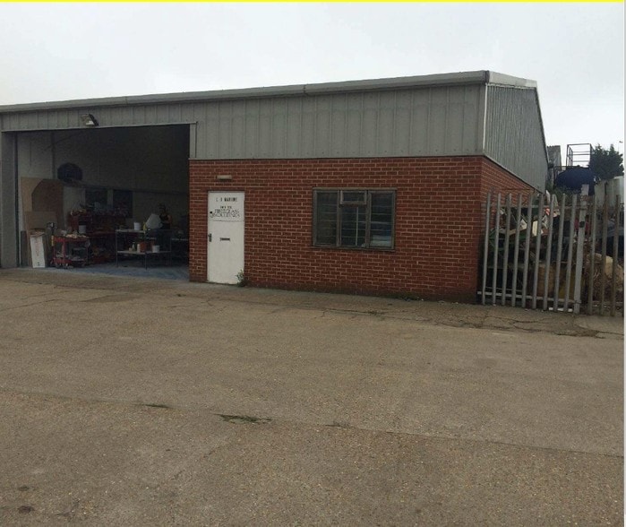 Vicarage Ln, Rochester for lease - Primary Photo - Image 2 of 3