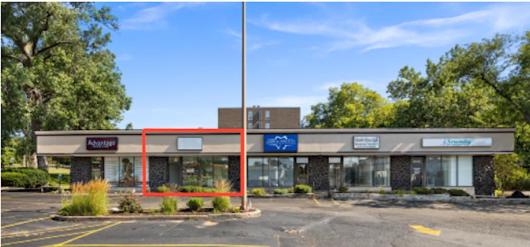 4408 N Knoxville Ave, Peoria, IL for lease Interior Photo- Image 1 of 6