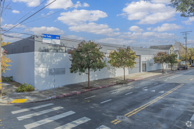 More details for 1680 14th St, Oakland, CA - Industrial for Lease