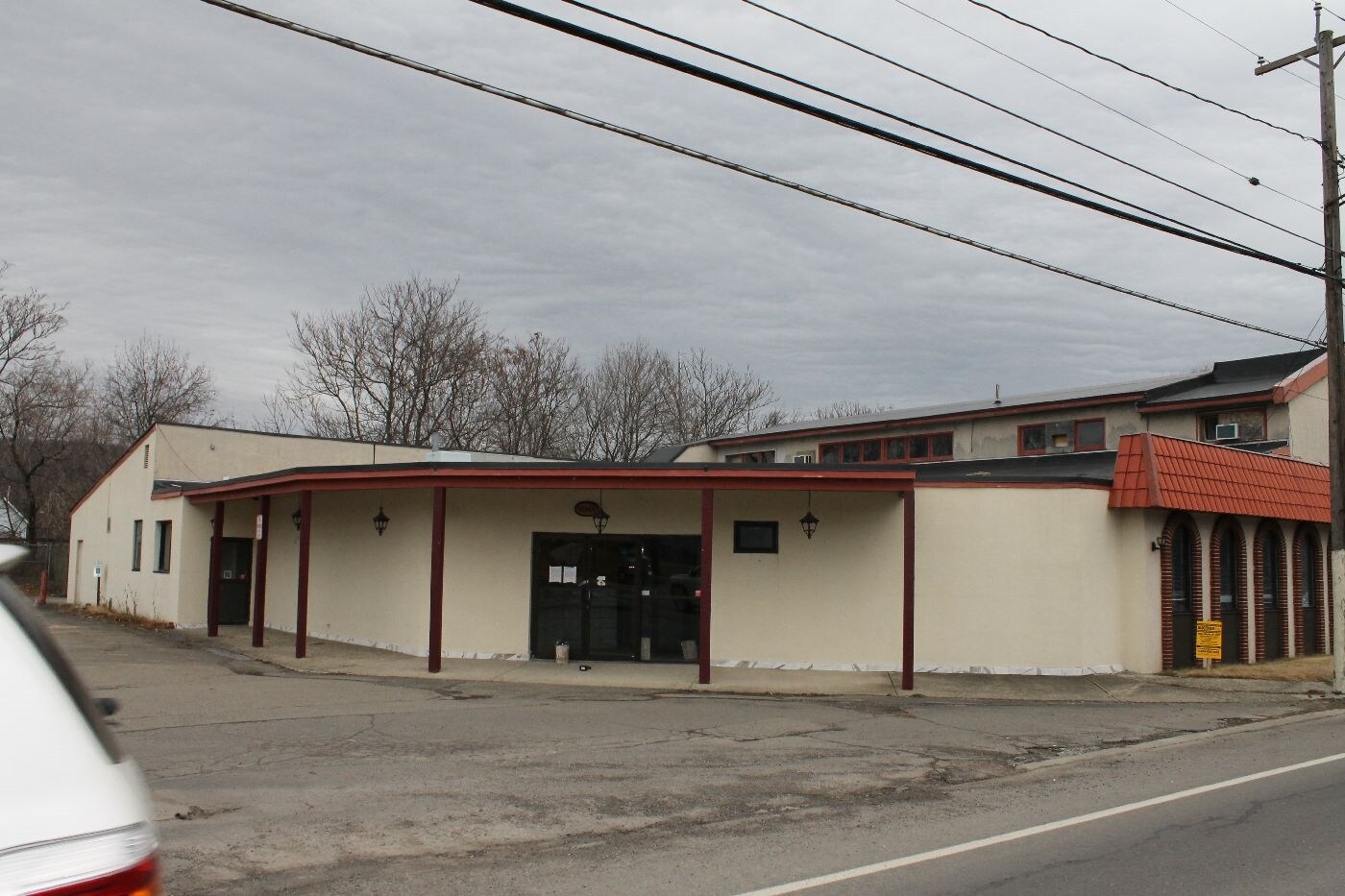 2048 College Ave, Elmira Heights, NY 14903 Mano's Diner