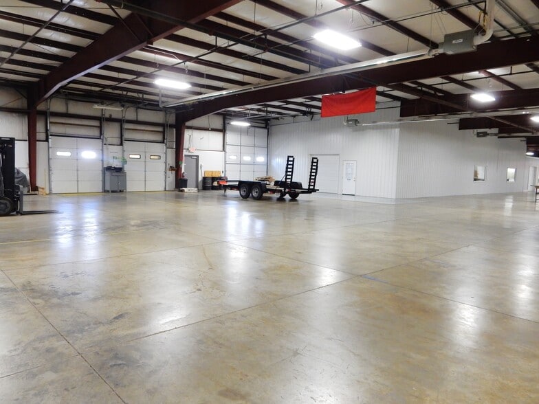 120 Bentley Ct, Findlay, OH for lease - Building Photo - Image 3 of 16