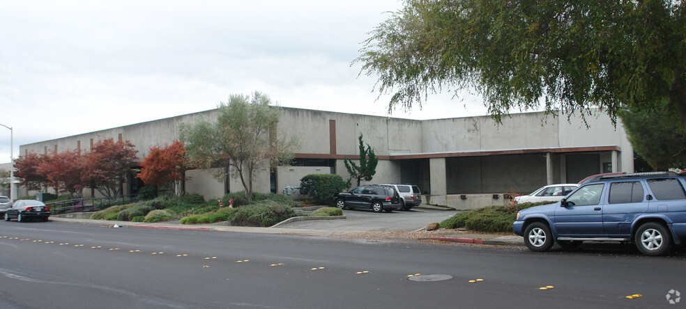 2377 Stanwell Dr, Concord, CA for lease - Building Photo - Image 2 of 4