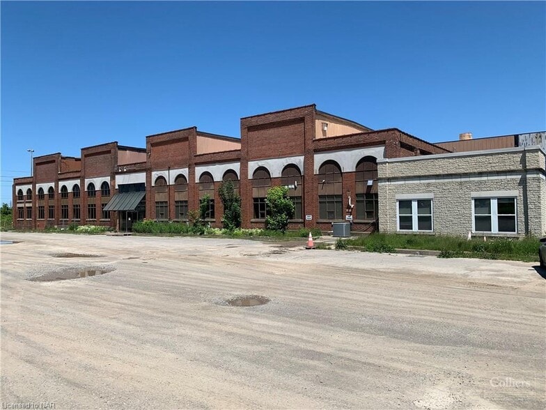 4300 Stanley Ave, Niagara Falls, ON for sale - Building Photo - Image 1 of 1