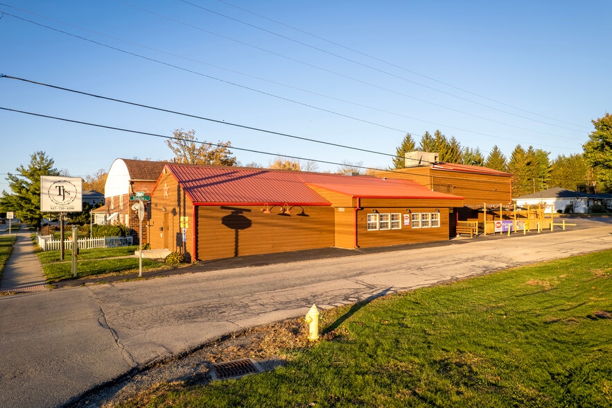 617 S Washington St, New Paris, OH for sale - Building Photo - Image 1 of 49