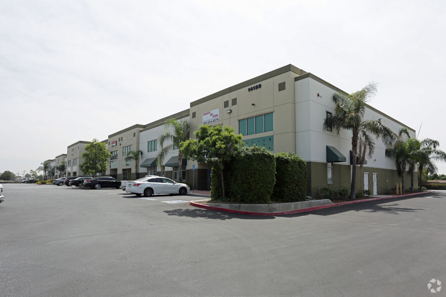 14189 Foothill Blvd, Fontana, CA for lease - Building Photo - Image 2 of 5