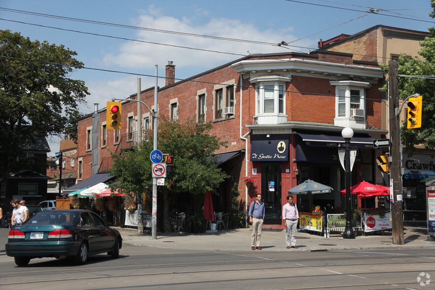 720 College St, Toronto, ON for sale - Primary Photo - Image 1 of 1