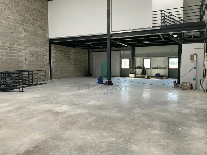 Flex in Ennery for lease - Building Photo - Image 2 of 11