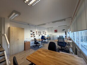 181 Mortimer Rd, London for lease Interior Photo- Image 1 of 2