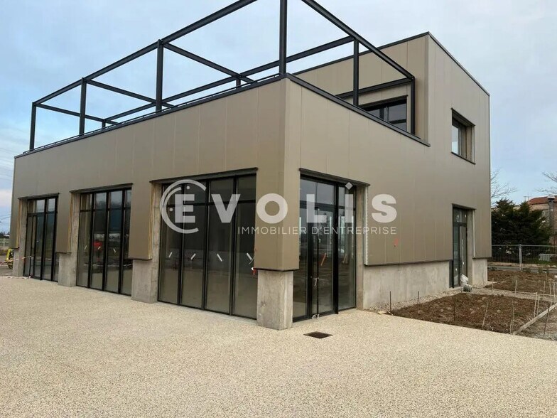 1 Route D'Heyrieux, Toussieu for sale - Building Photo - Image 3 of 16