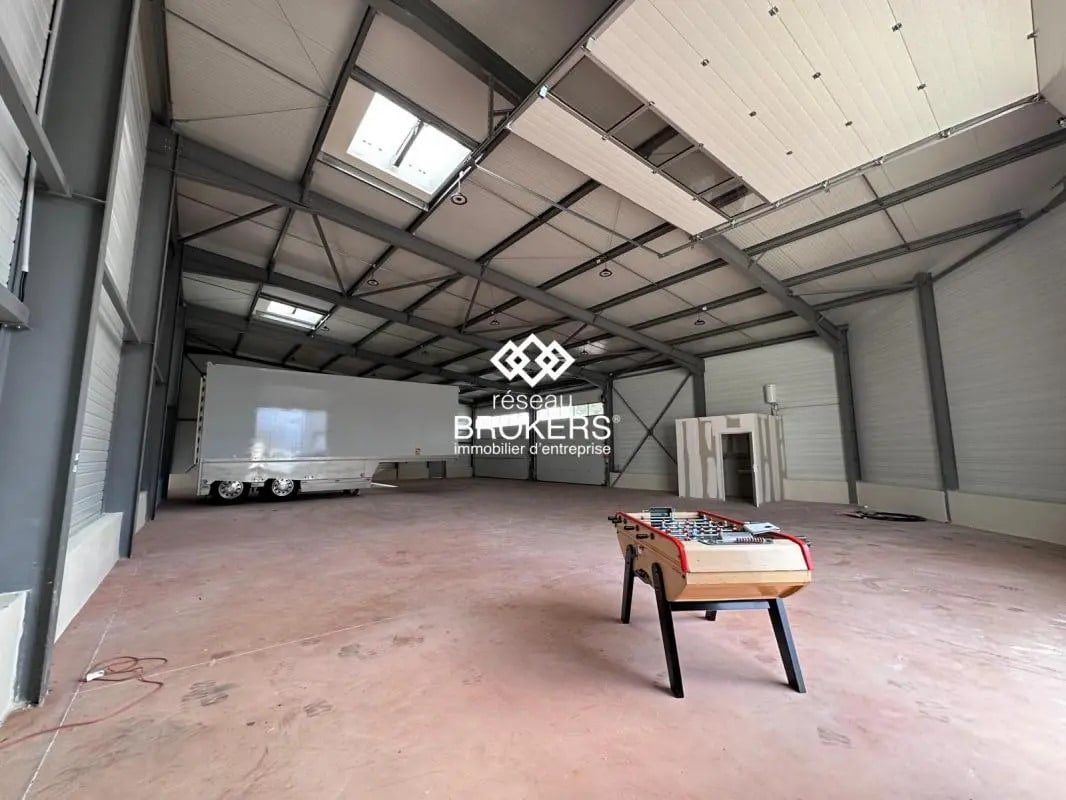 Industrial in Pézenas for lease Interior Photo- Image 1 of 4