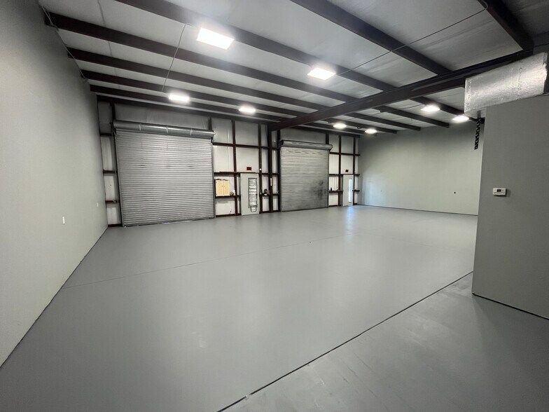 22108 Hwy 71 W, Spicewood, TX for lease - Interior Photo - Image 3 of 19