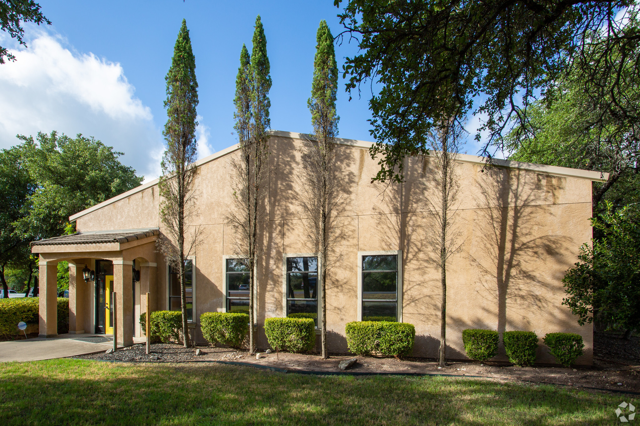 104 Country Rd, Georgetown, TX for sale Primary Photo- Image 1 of 1