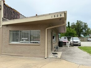 1909 Quindaro Blvd, Kansas City, KS for lease Building Photo- Image 1 of 6