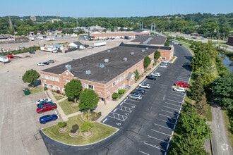 7535-7735 Granger Rd, Valley View, OH - AERIAL  map view