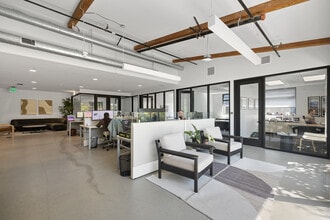 330 S Cedros Ave, Solana Beach, CA for lease Matterport 3D Scan- Image 1 of 8