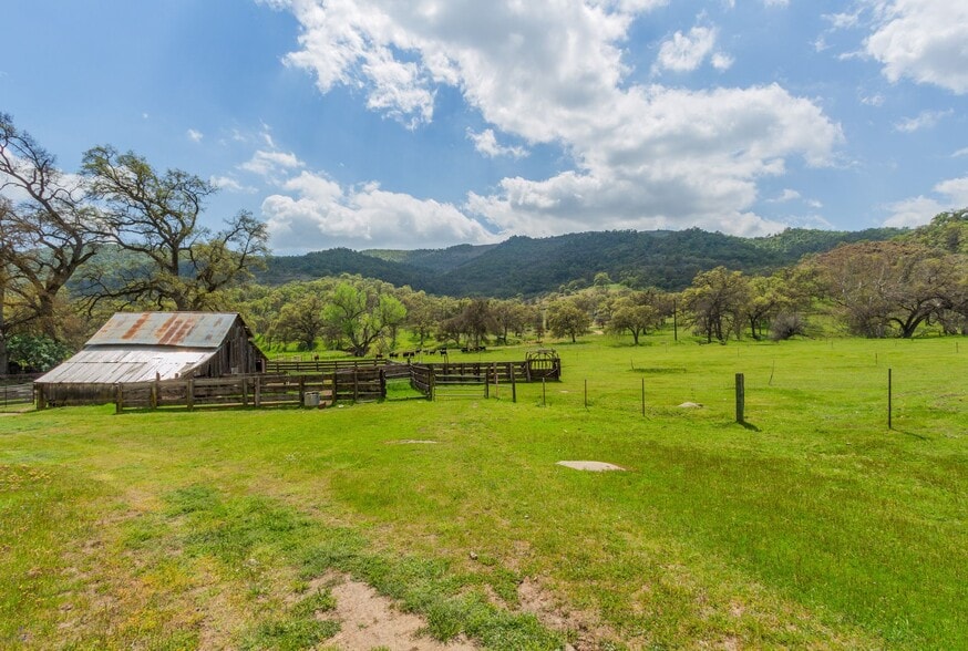 29839 Watts Valley Rd, Tollhouse, CA 93667