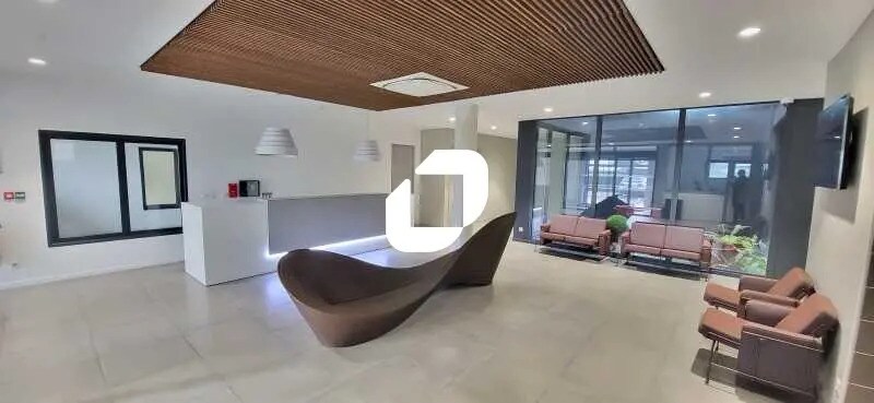 Office in Mérignac for lease - Building Photo - Image 2 of 20