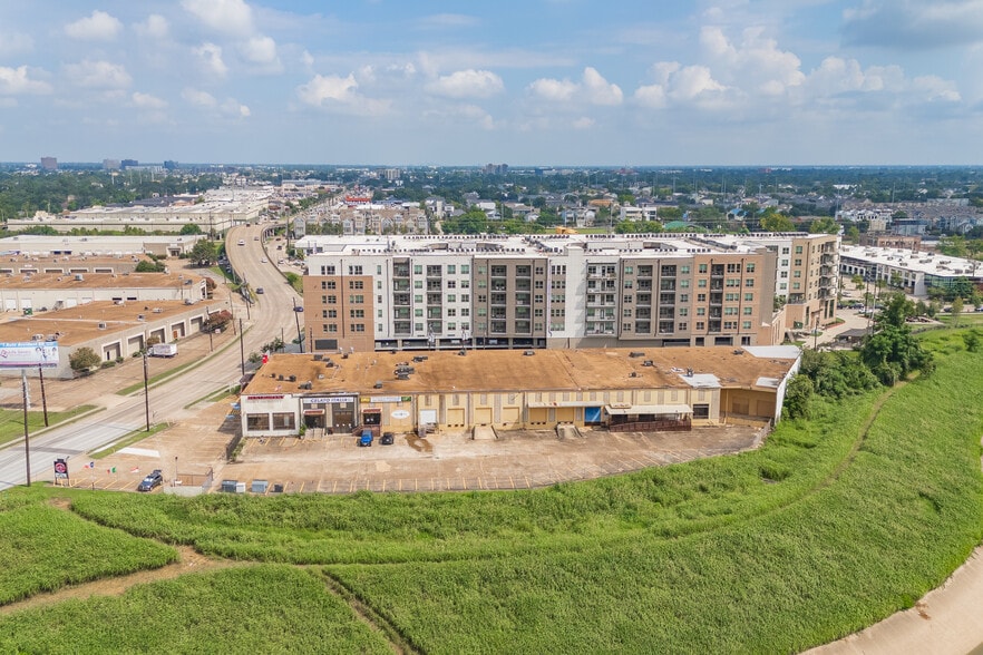 500 N Shepherd Dr, Houston, TX for sale - Building Photo - Image 1 of 24