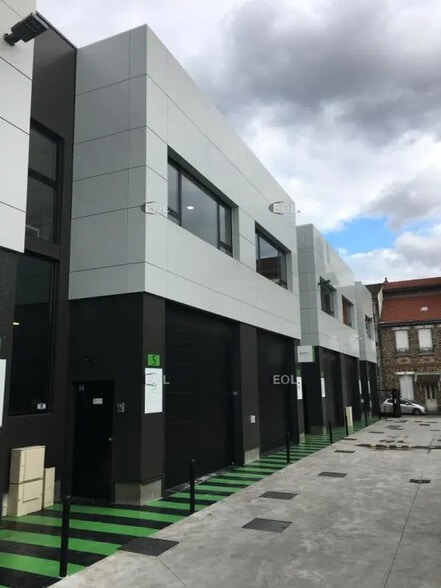 Flex in Romainville for lease - Building Photo - Image 1 of 3