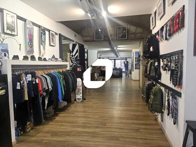 Retail in Montpellier for lease - Interior Photo - Image 2 of 7