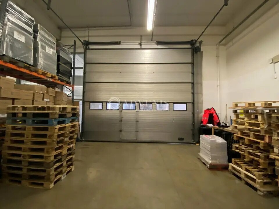 Industrial in Ivry-sur-Seine for lease Interior Photo- Image 1 of 18