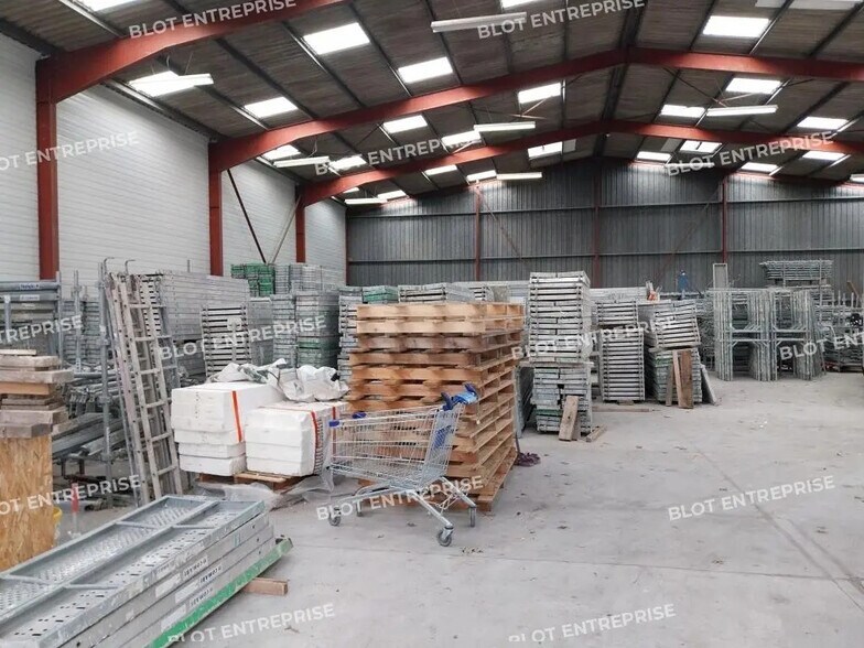 Flex in Carquefou for lease - Interior Photo - Image 3 of 10