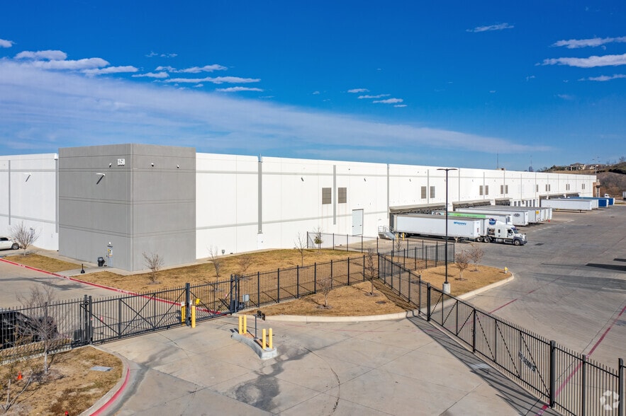 1350 Chalk Hill Rd, Dallas, TX for sale - Primary Photo - Image 1 of 1