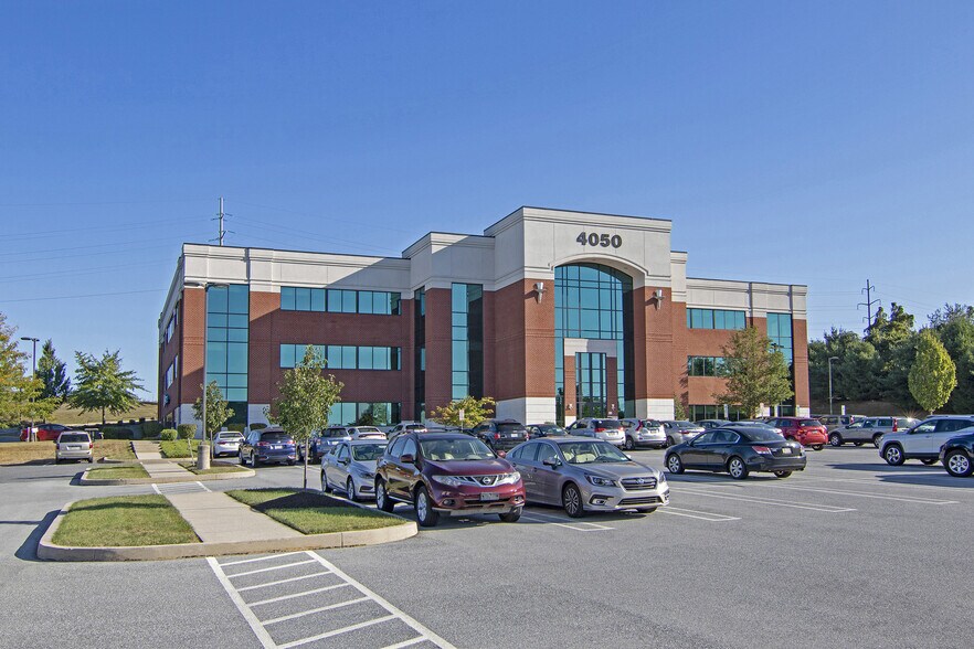 4050 Crums Mill Rd, Harrisburg, PA for lease - Building Photo - Image 1 of 5