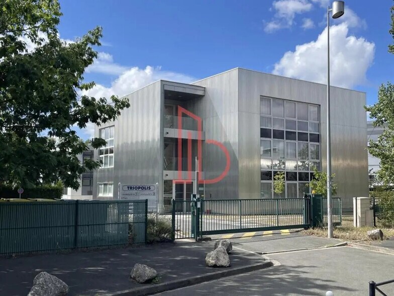 Office in Bordeaux for lease - Building Photo - Image 1 of 6