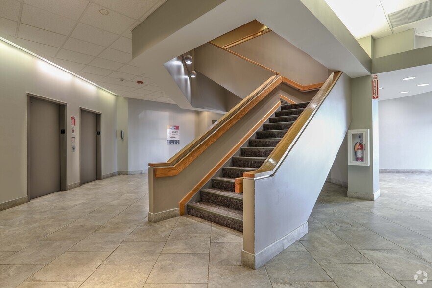 1435 Cincinnati St, Dayton, OH for lease - Lobby - Image 3 of 5