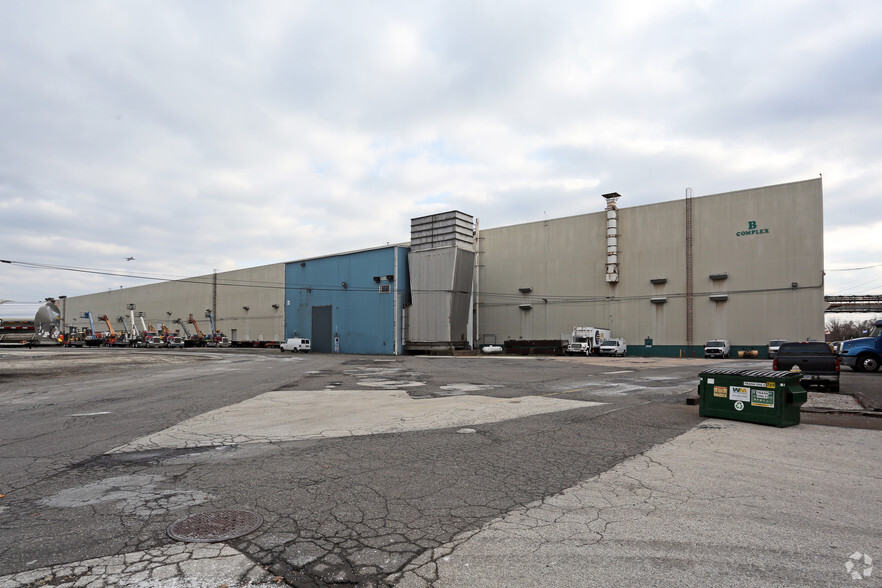 10 Industrial Hwy, Philadelphia, PA for lease - Building Photo - Image 1 of 7