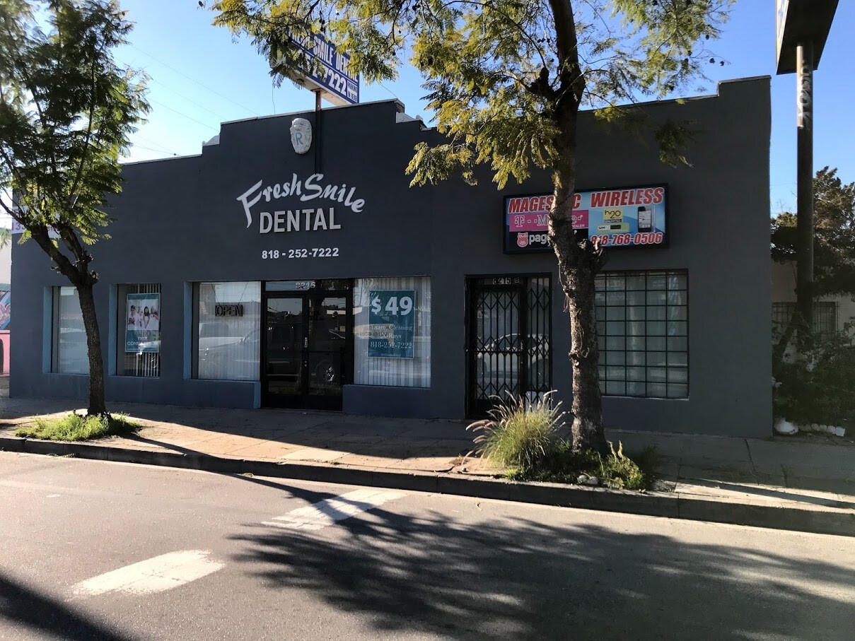 8215 Sunland Blvd, Sun Valley, CA 91352