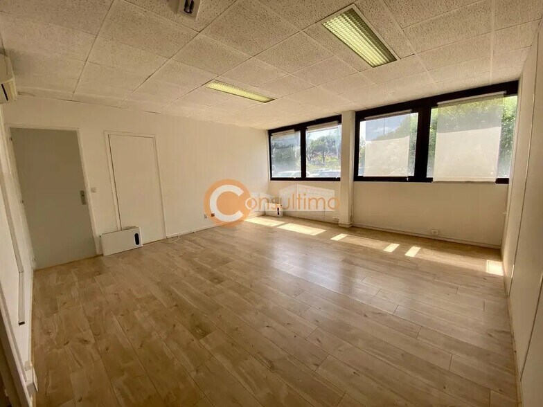 Office in Mérignac for lease - Interior Photo - Image 1 of 5