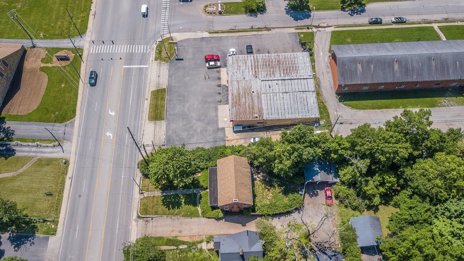 1907 Versailles Rd, Lexington, KY 40504