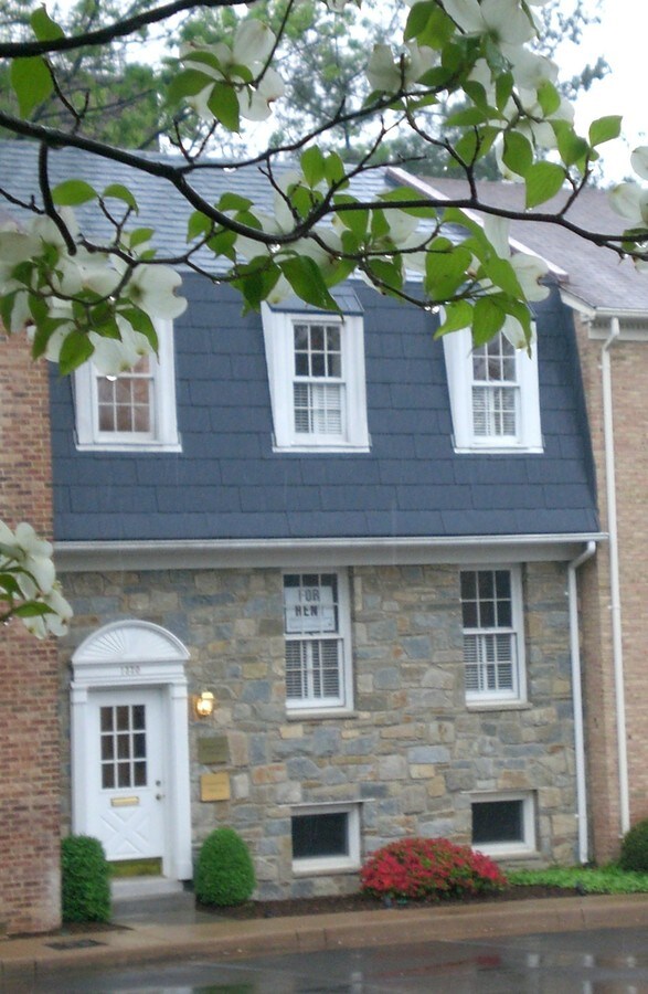 13161324 Vincent Pl, McLean, VA 22101