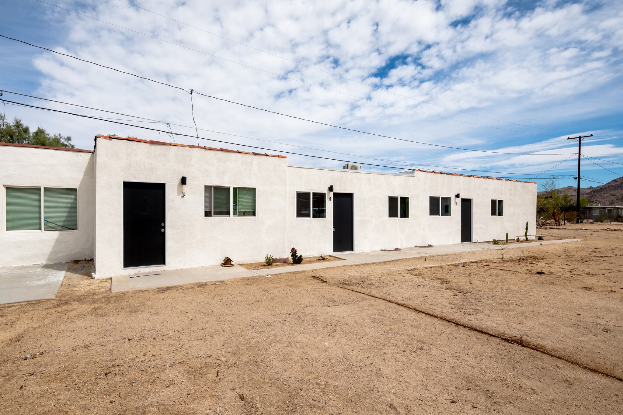 6563 Oasis Ave, Twentynine Palms, CA for sale Primary Photo- Image 1 of 25