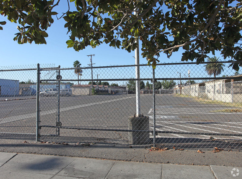 1401 W 16th St, Merced, CA for lease - Primary Photo - Image 2 of 3