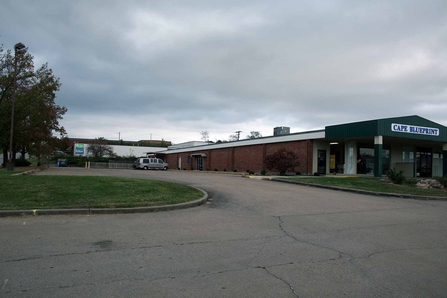 760 S Kingshighway, Cape Girardeau, MO for lease - Building Photo - Image 3 of 24