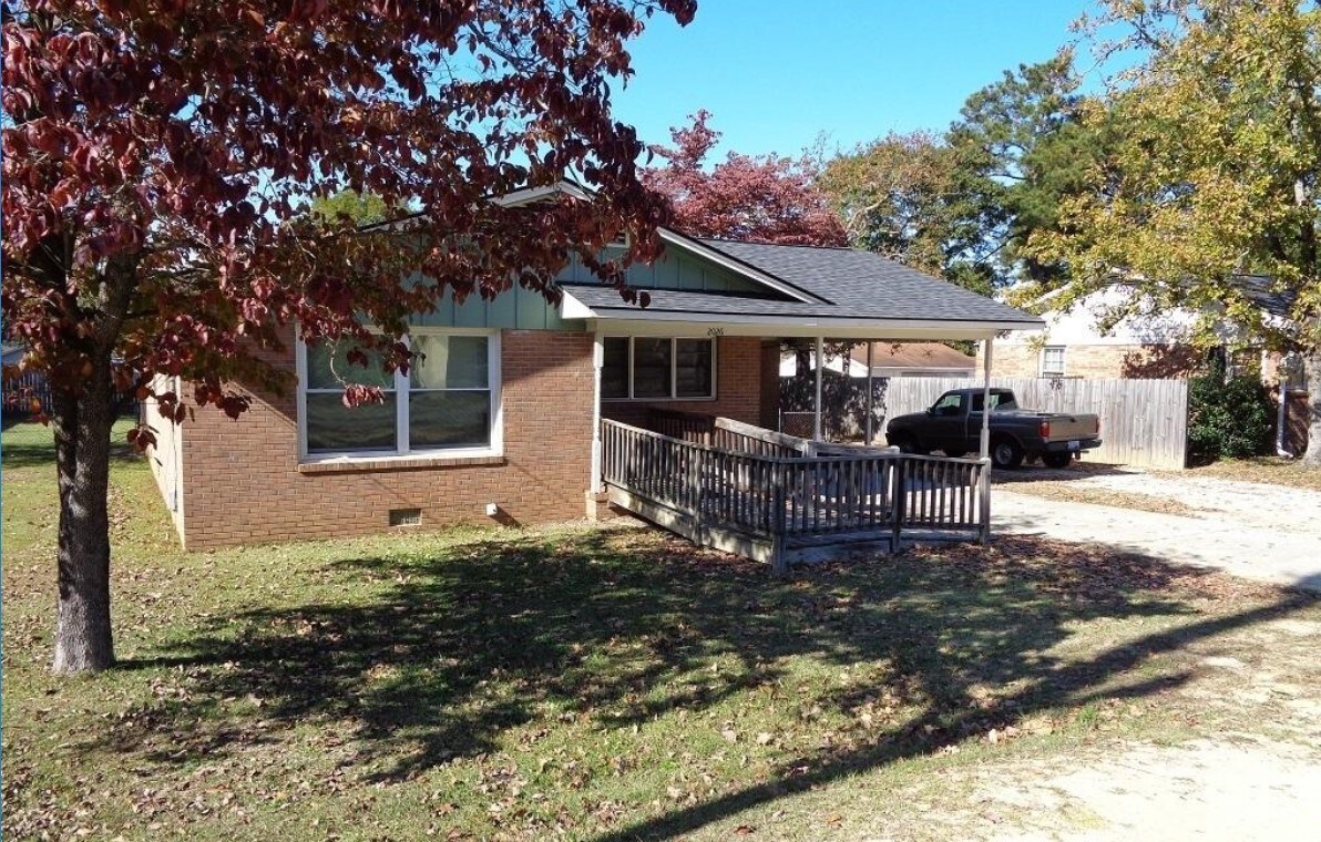 2026 Hope Mills Rd, Fayetteville, NC 28304