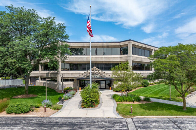 More details for 250 S Executive Dr, Brookfield, WI - Office for Sale