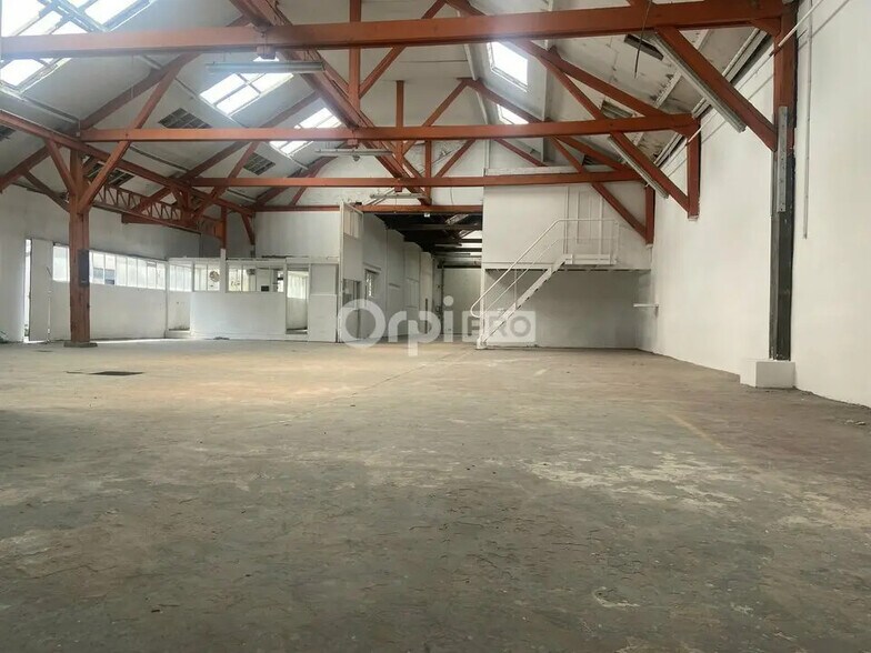 Flex in Le Havre for lease - Interior Photo - Image 2 of 11