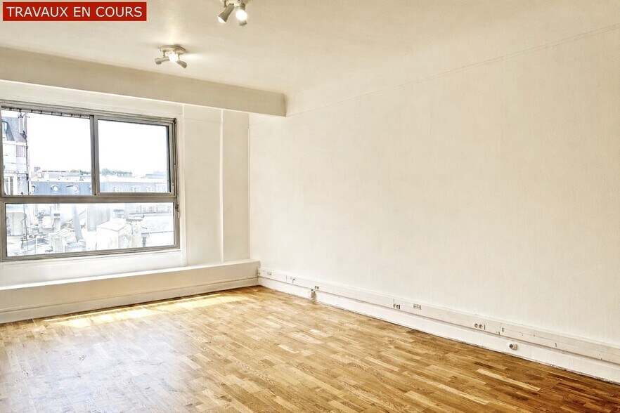 94 Rue Saint-Lazare, Paris for lease - Interior Photo - Image 2 of 10